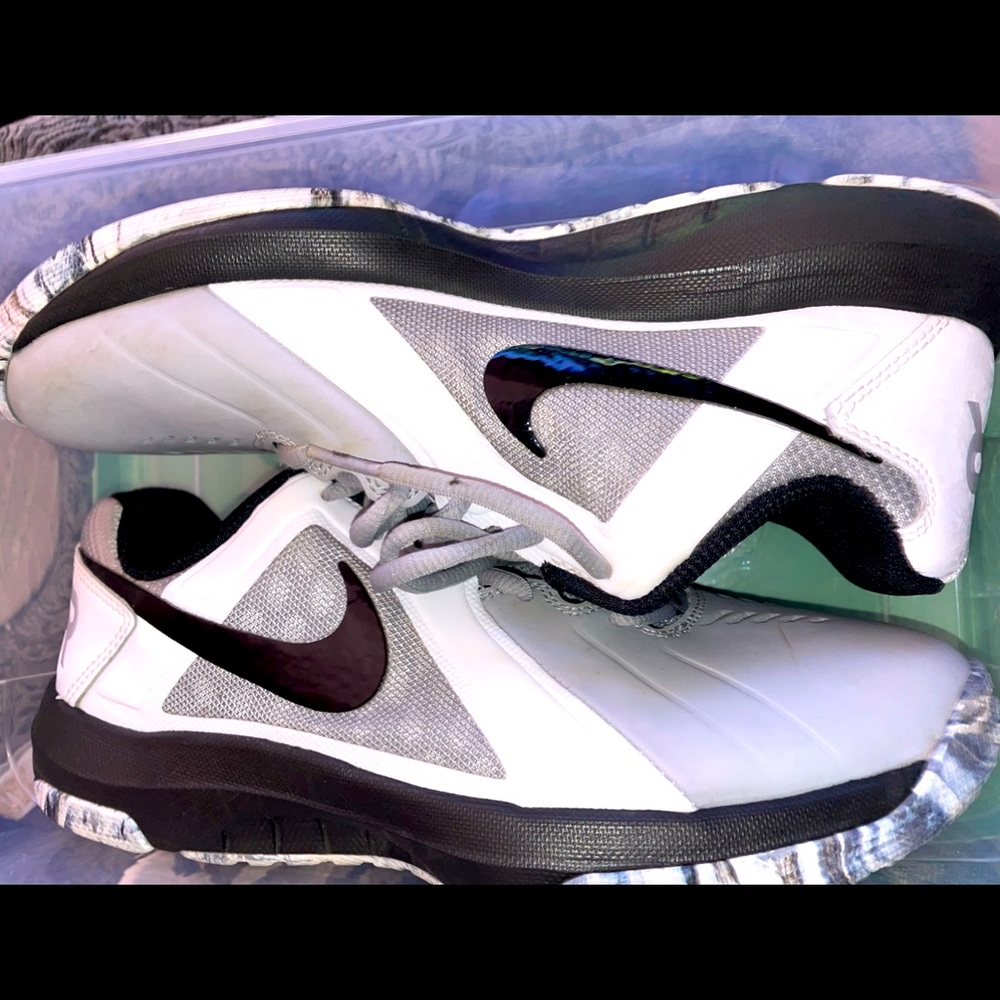 Nike Air Marvin Low 719924-005 Size 7.5